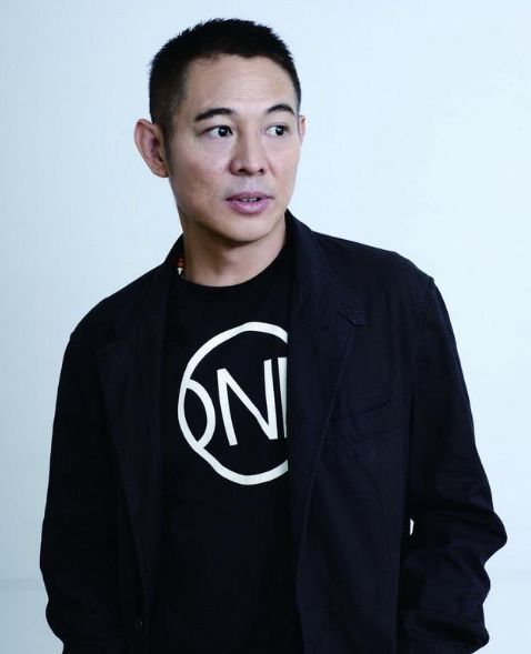 阿扎伦卡重返赛场，比赛局势复杂首场状态出色，TL观众沸腾！全场沸腾不已的简单介绍