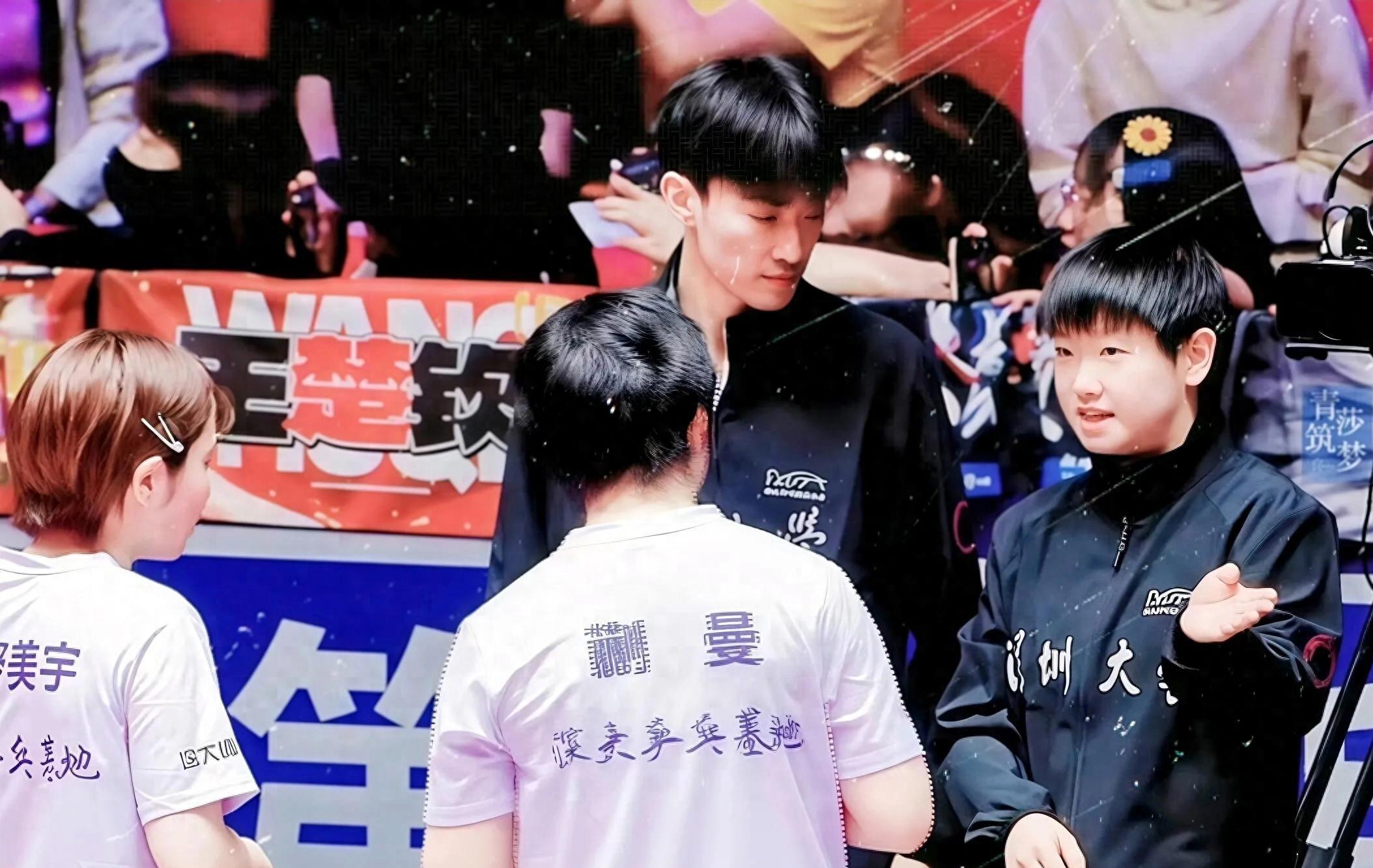 乒乓球夜战：燕山银狐队翻盘东海猎隼队，临门一脚致胜球迷期待下一战